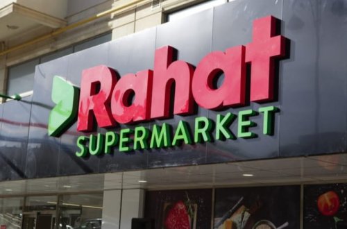“Rahat Market”dən alınan şokoladlı şirniyyatın içindən canlı qurd çıxdı – VİDEO