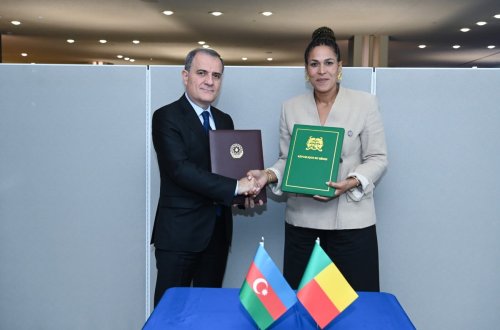 Azərbaycan 3 ölkə ilə viza rejiminin sadələşdirilməsinə dair sazişlər imzalayıb - FOTOLAR