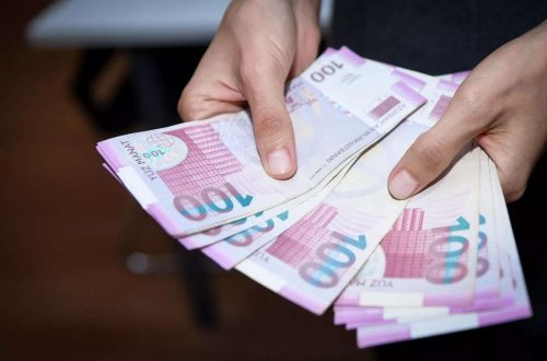 Azərbaycanda bu şəxslər məzuniyyətə çıxanda əlavə pul alacaqlar