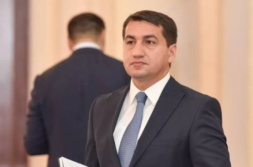 Hikmət Hacıyev: Azərbaycan Ermənistan hökumətini öz cəmiyyətini sülhə hazırlamağa çağırır