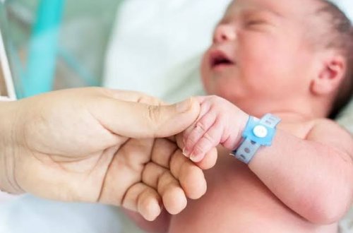 Gürcüstanda 13 yaşlı Azərbaycan vətəndaşı əkiz uşaq doğdu: Araşdırma başladı