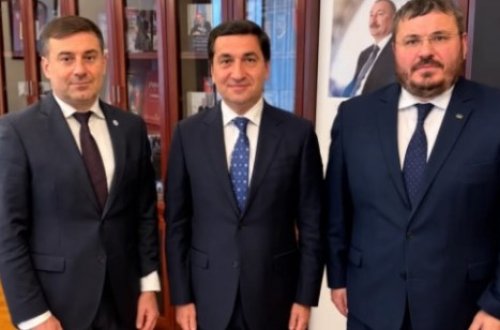Hikmət Hacıyev Ukrayna ombudsmanı ilə müzakirə apardı
