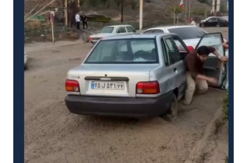 İranda küçə və yollar su altında qaldı