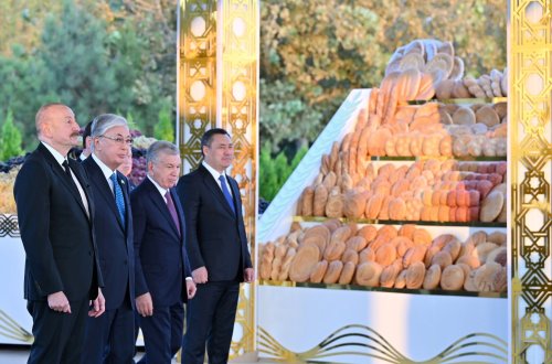Prezident İlham Əliyev MDB Ölkələrinin Milli Kulinariya Festivalı ilə tanış olub, rəsmi qəbulda iştirak edib