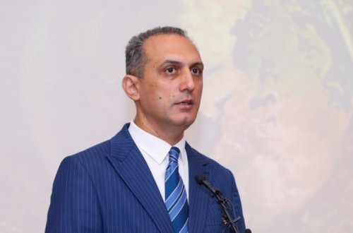 Hicab qadağası ilə bağlı yayılan iddialar həqiqəti əks etdirmir: Azərbaycanda dini geyimə məhdudiyyət yoxdur