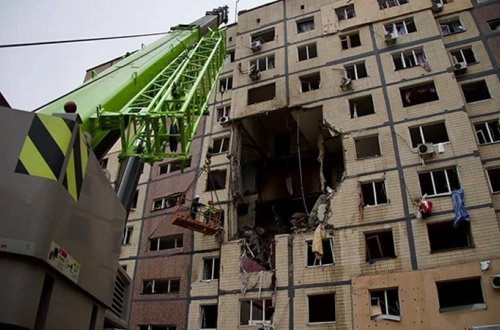 Dneprdə PUA hücumu nəticəsində yaşayış binası və avtomobillər zədələndi