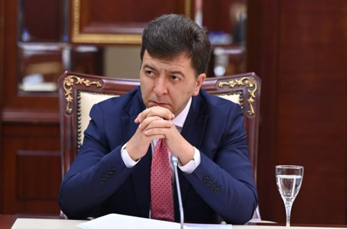 “İmkan verin ki, o saf balalar saç daramağın, hörük hörməyin zövqünü yaşasınlar...”