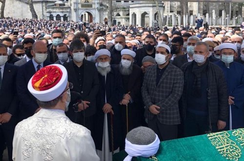 FETÖ-nü darmadağın etdilər, nurçuluğu qorudular: Türkiyə iqtidarının ikili standartı