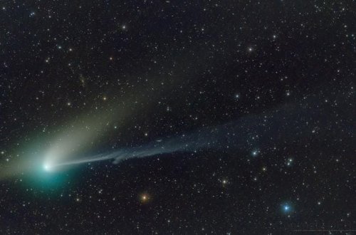 Astronomlar ilk dəfə yaşıl rəngli ulduz aşkar etdilər