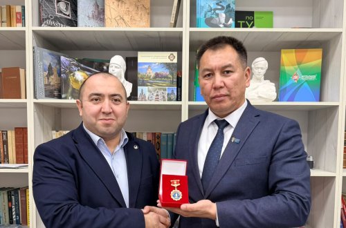 Aqil Ələsgər Bişkekdə medalla təltif olundu – Qırğızıstan Jurnalistlər Birliyinin fəxri üzvü seçildi - FOTOLAR