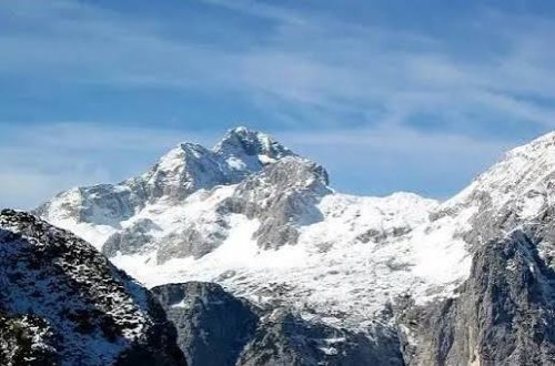 Alp dağlarında 250 min tonluq buz kütləsi kəndə doğru irəliləyir: Üçüncü dərəcəli risk səviyyəsi elan olunub