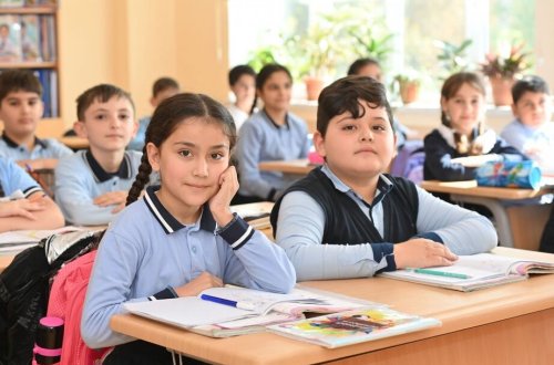 Şagirdlərin elektron yerdəyişməsinə başlanılır