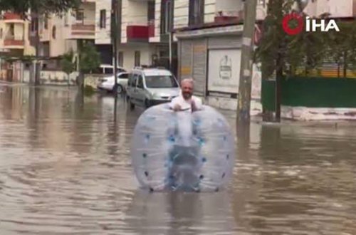 Seldə hərəkət etmək üçün bu üsula əl atdı - Video