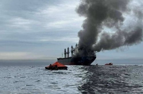 Hörmüz boğazı yaxınlığında daha bir neft tankerinə hücum edilib